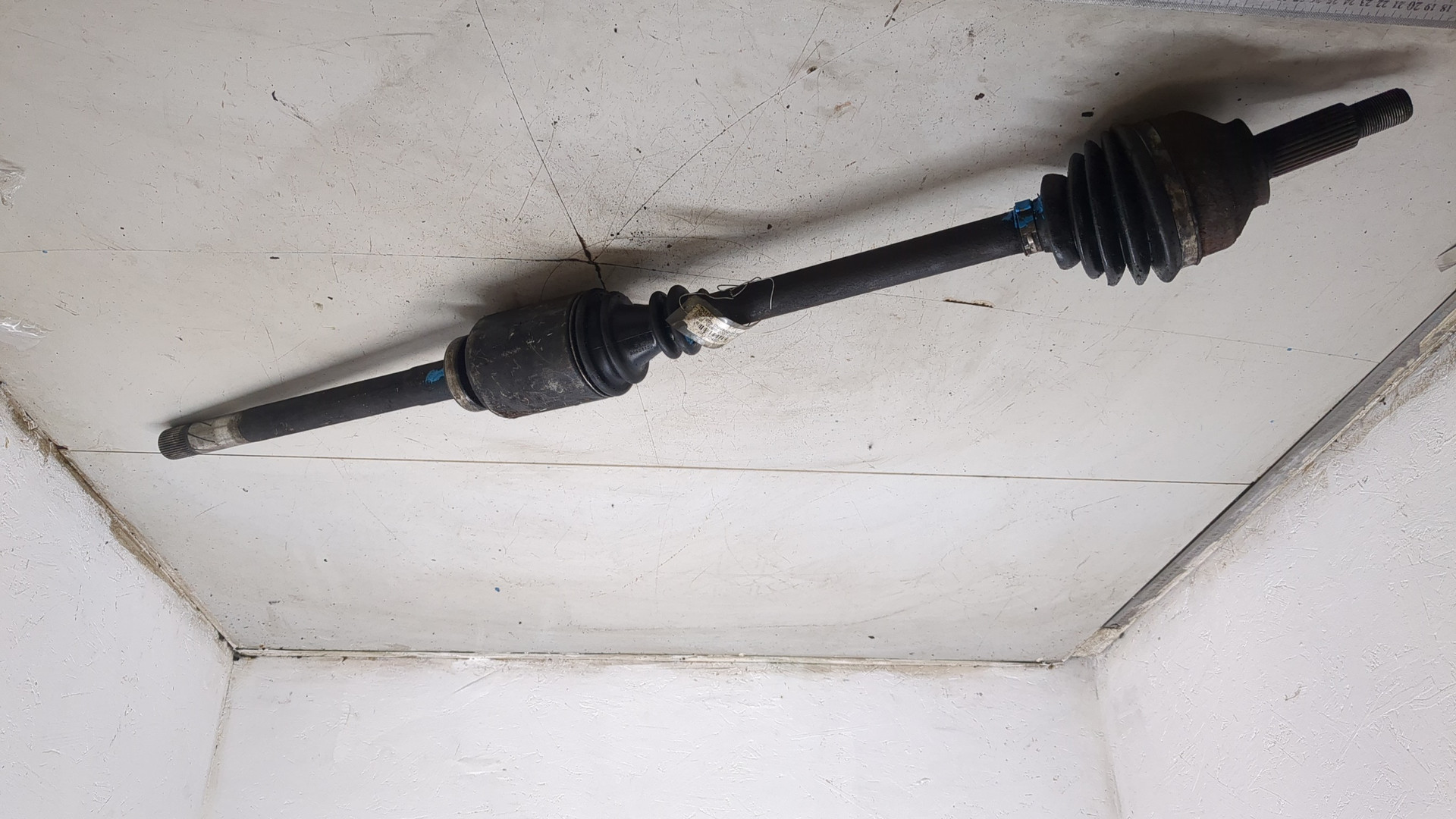 Полуось передняя правая