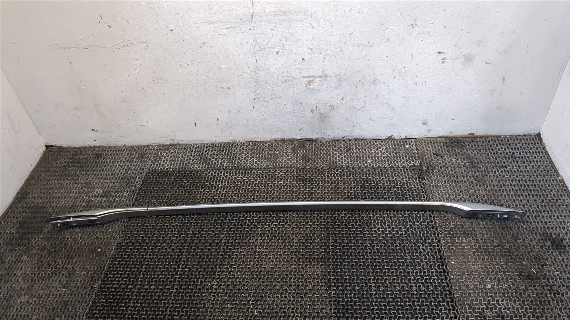 Рейлинг (релинг) левый (планка на крышу)