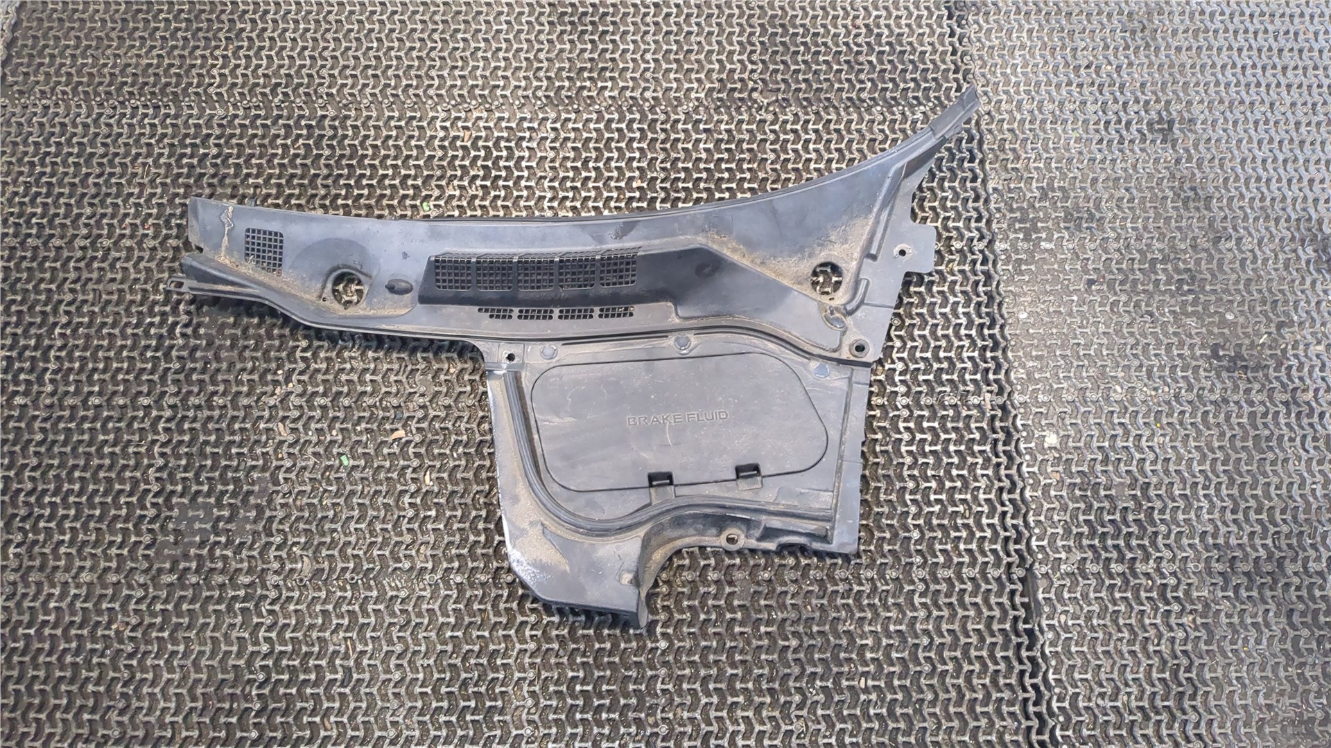 Решетка стеклоочистителей (Жабо)