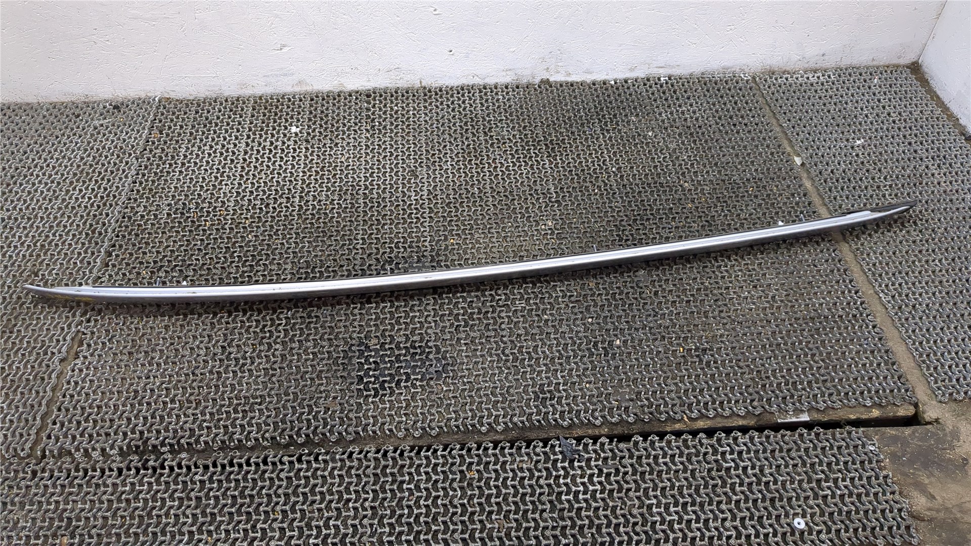 Рейлинг (релинг) левый (планка на крышу)