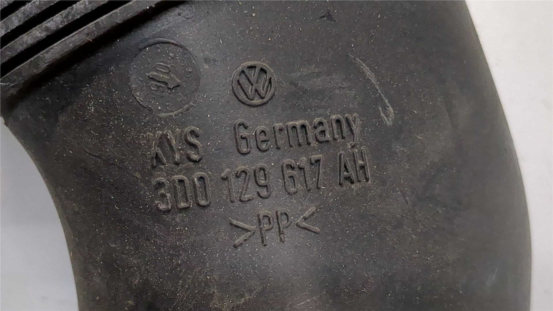 Патрубок воздушного фильтра