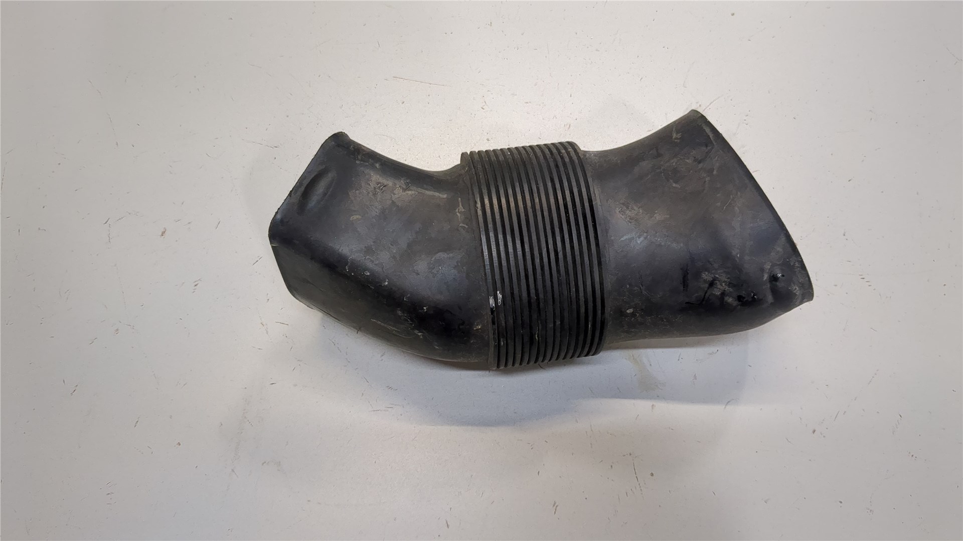 Патрубок воздушного фильтра