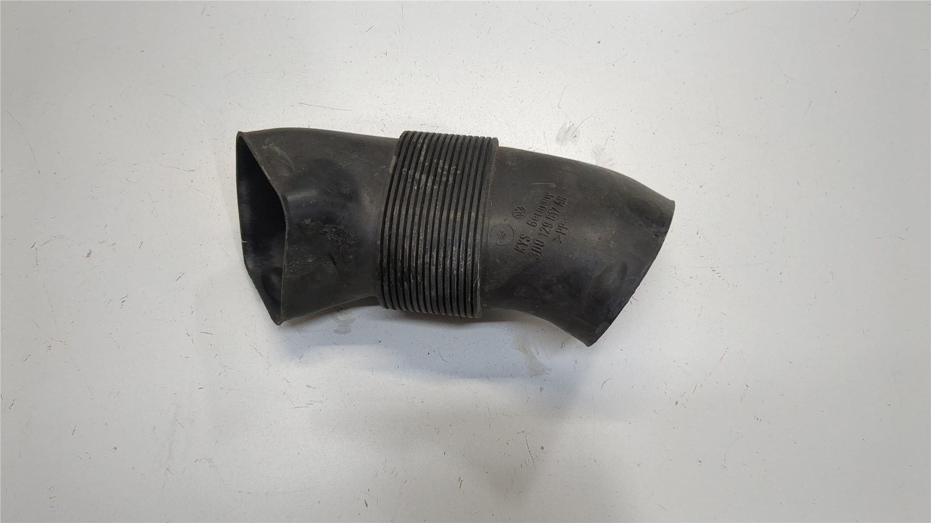 Патрубок воздушного фильтра