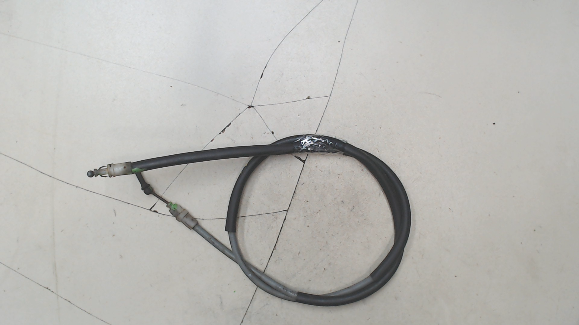 Трос стояночного тормоза