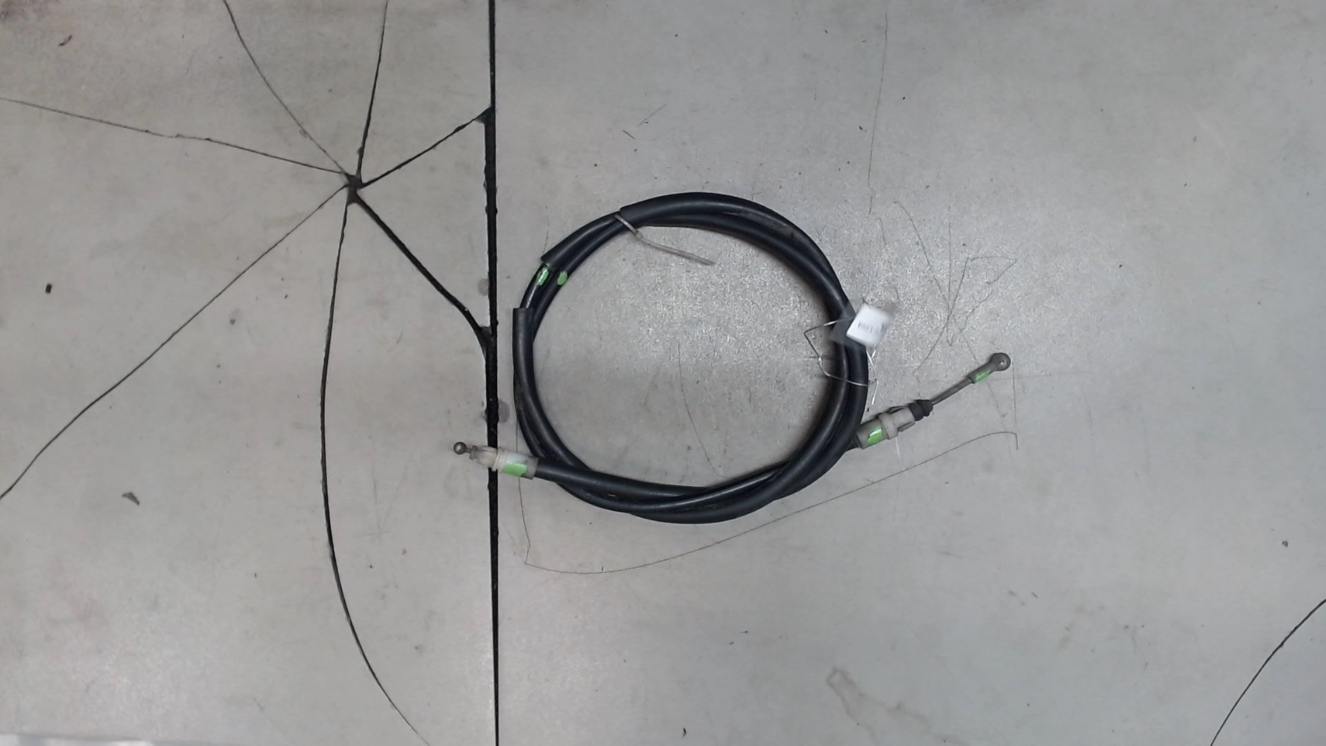 Трос стояночного тормоза