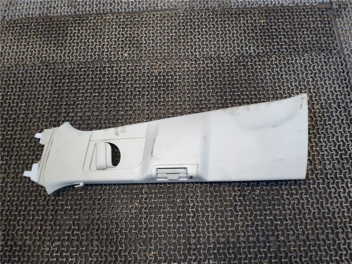 Обшивка стойки