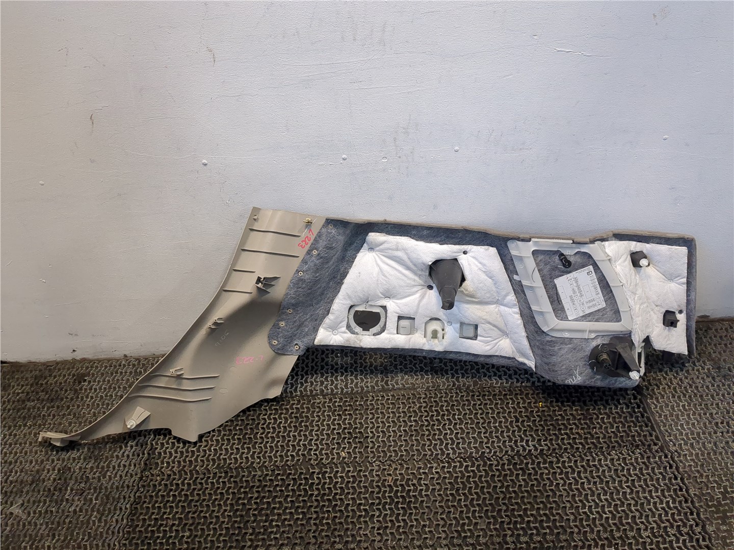 Обшивка багажника