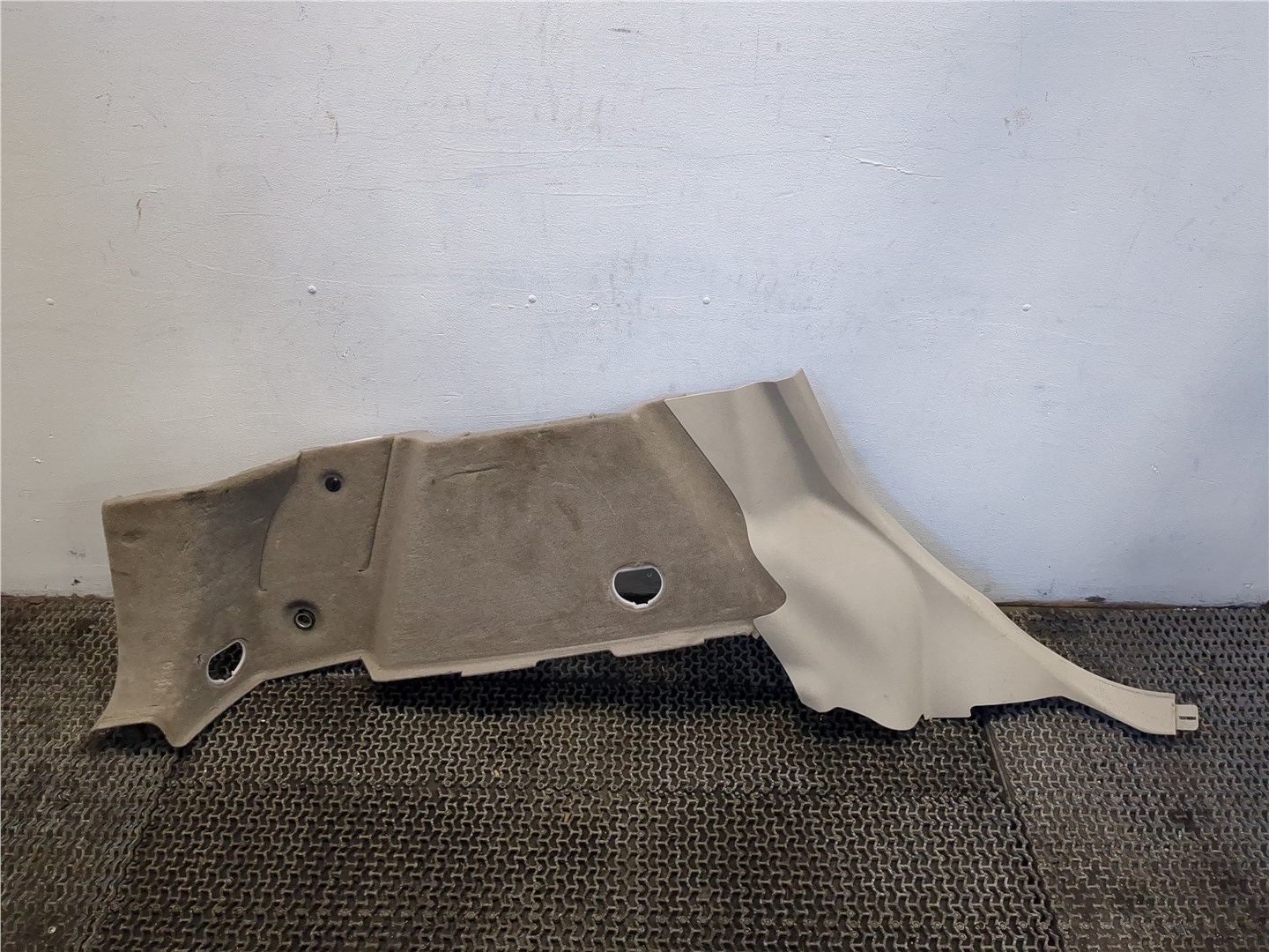 Обшивка багажника