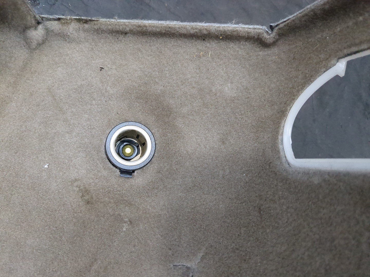 Обшивка багажника