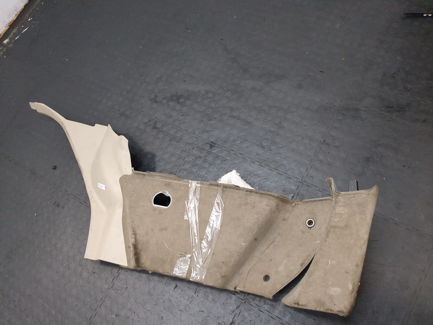 Обшивка багажника