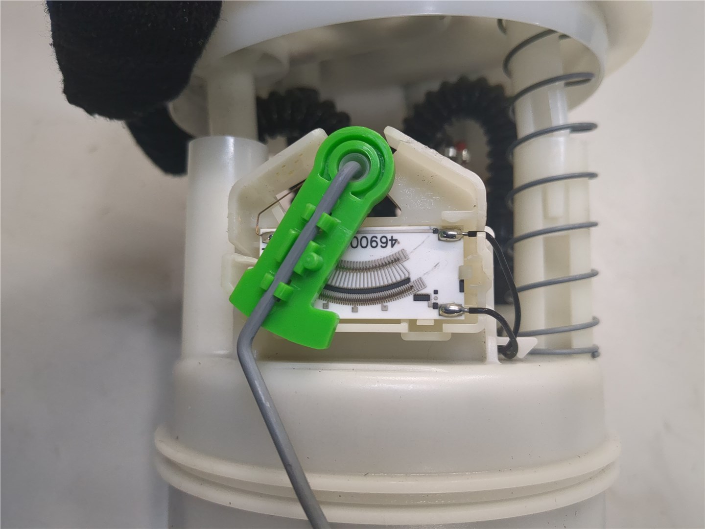 Насос топливный электрический