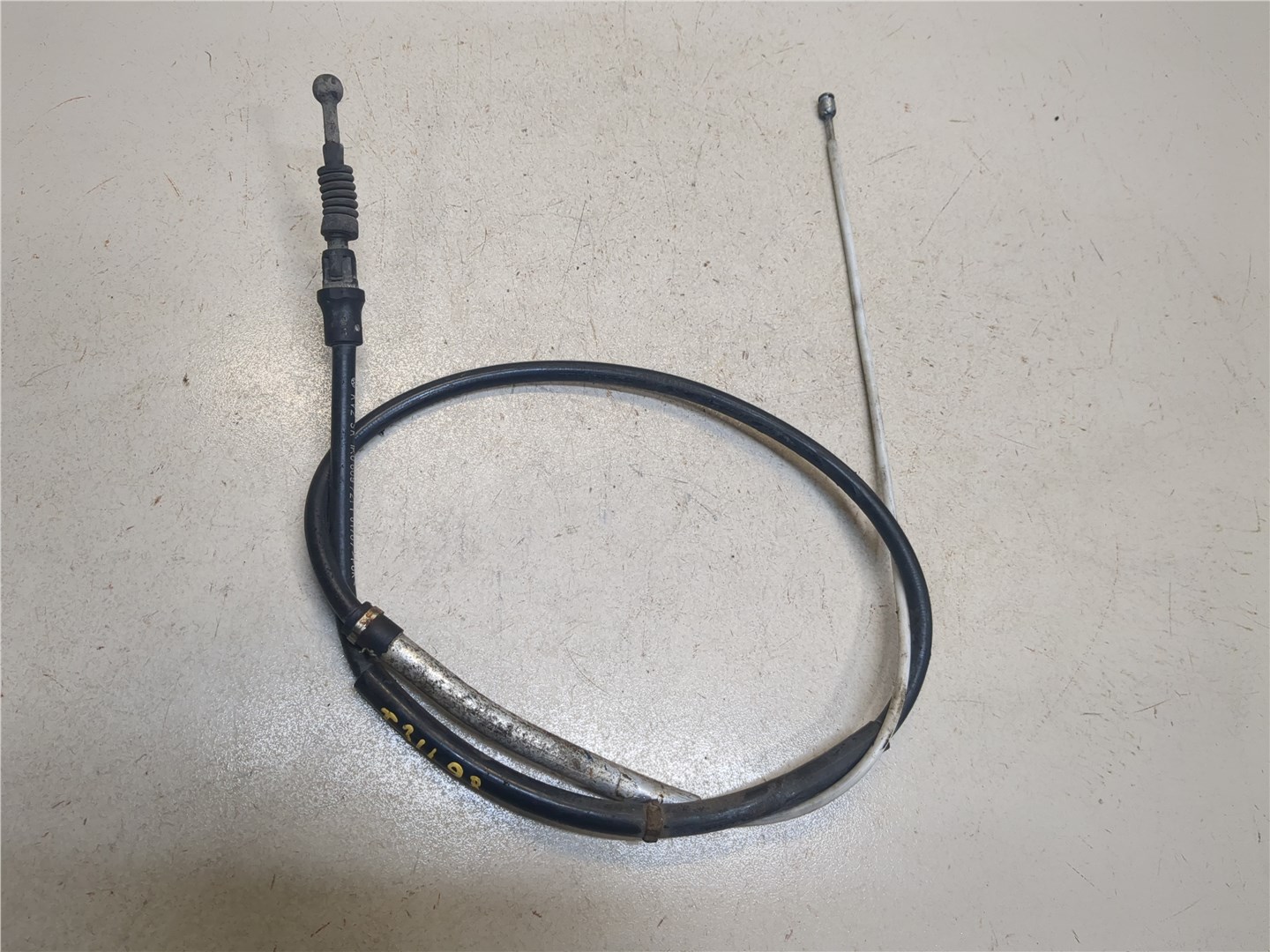 Трос стояночного тормоза