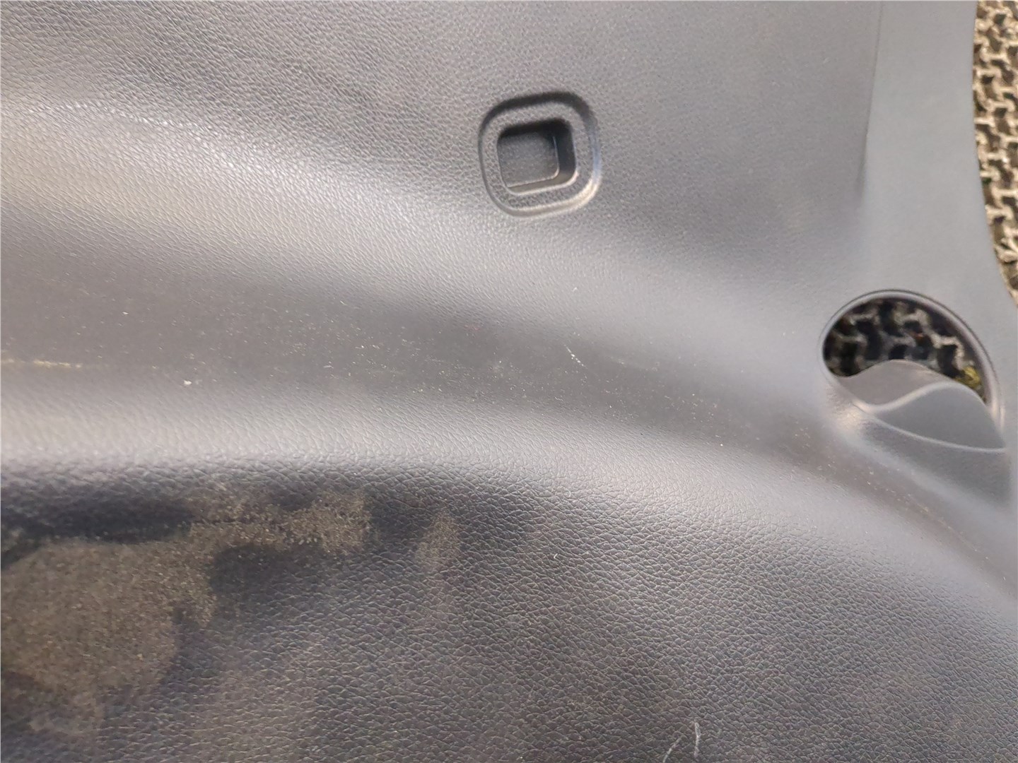 Обшивка багажника