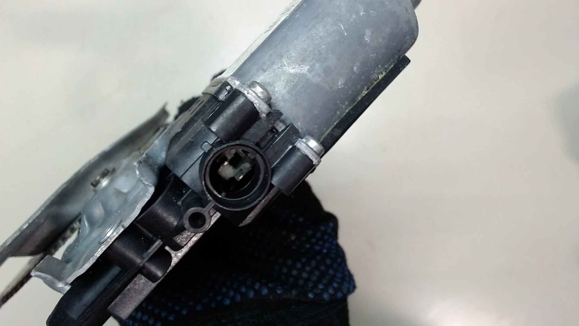 Стеклоподъемник электр. задний левый