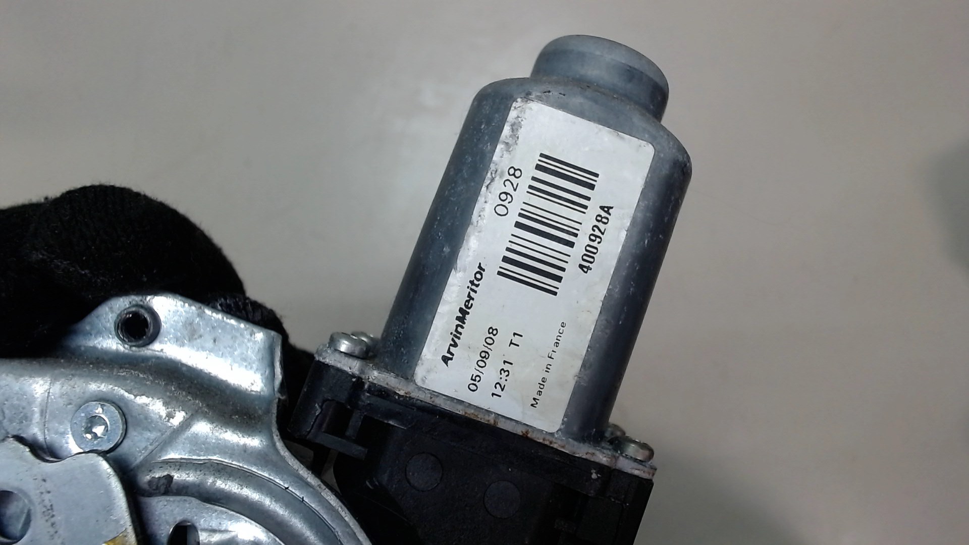 Стеклоподъемник электр. задний левый