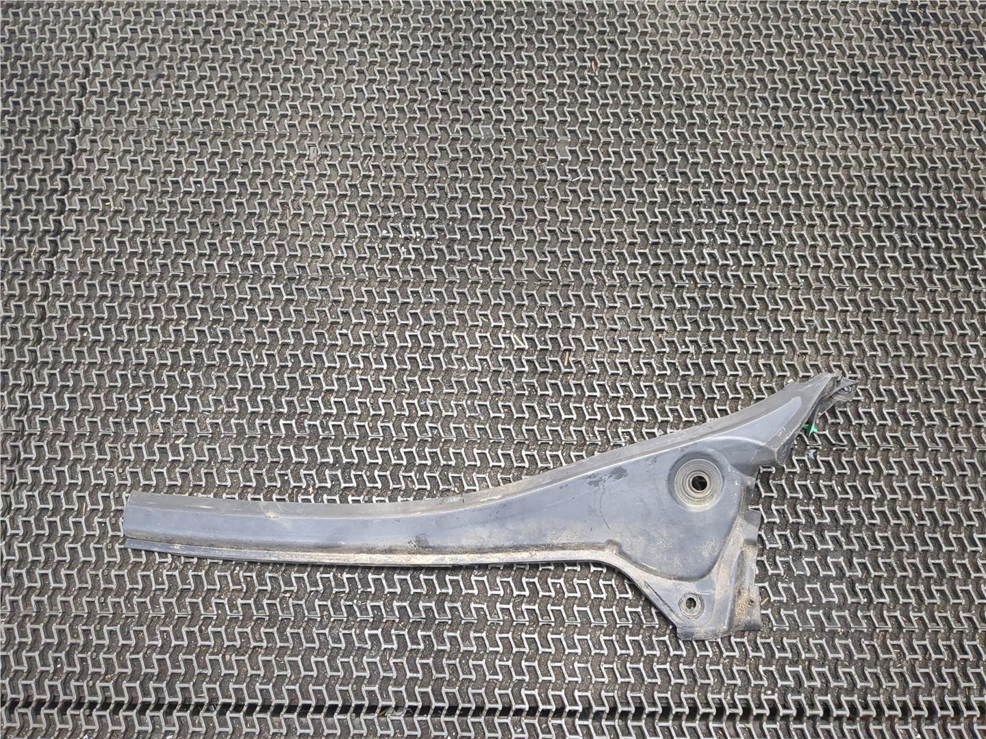 Решетка стеклоочистителей (Жабо)