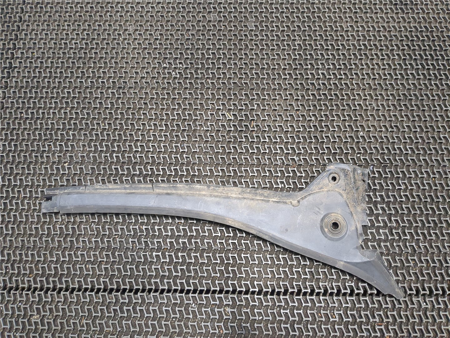 Решетка стеклоочистителей (Жабо)