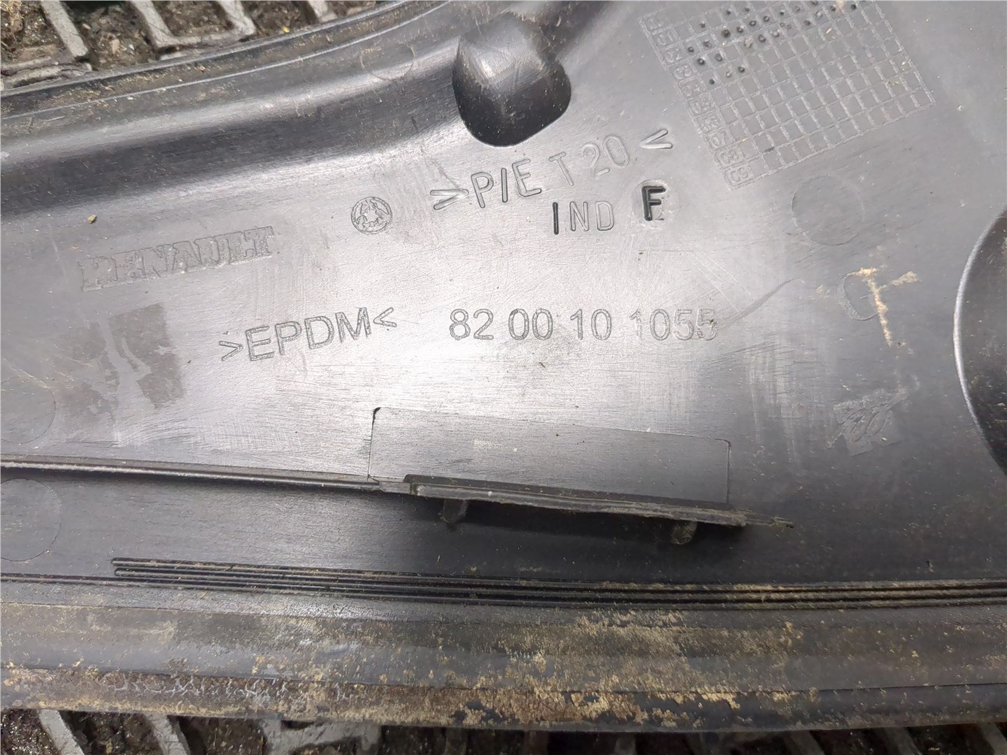 Решетка стеклоочистителей (Жабо)