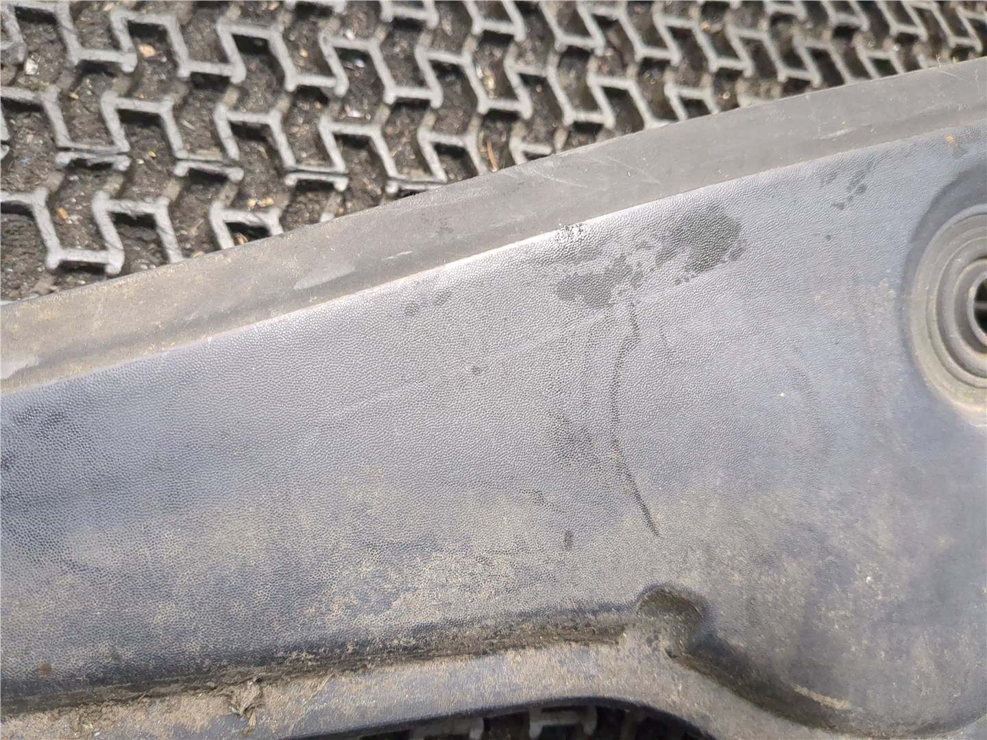 Решетка стеклоочистителей (Жабо)