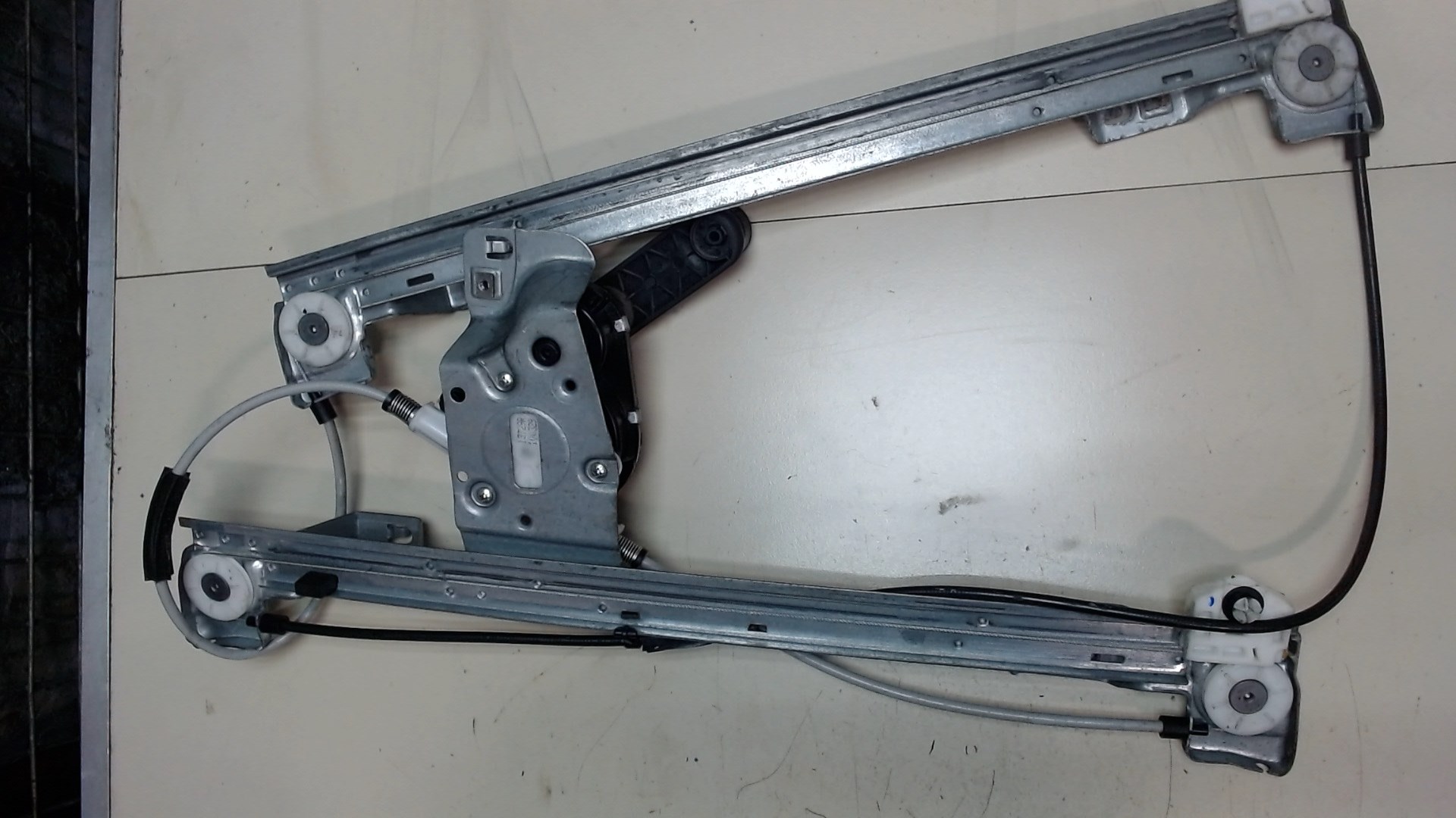 Стеклоподъемник механ. передний левый