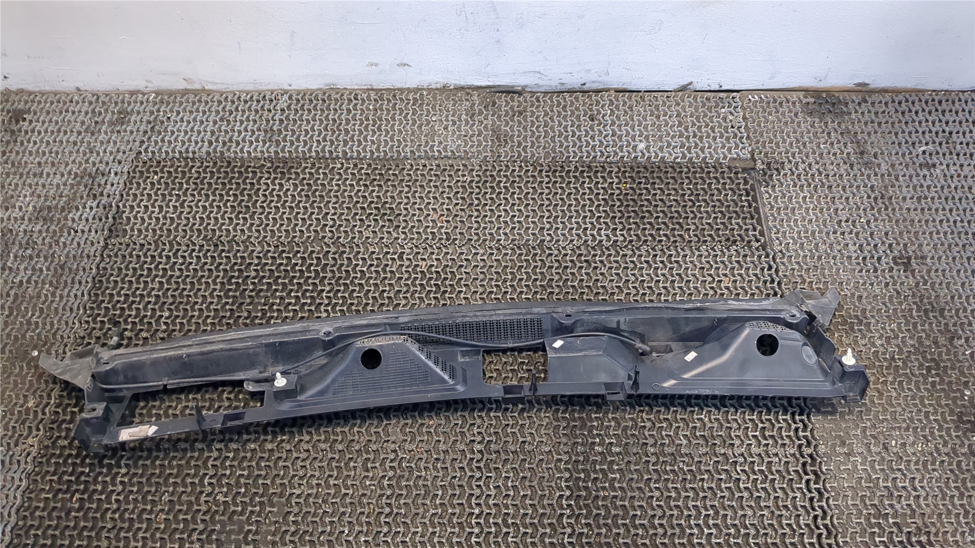 Решетка стеклоочистителей (Жабо)