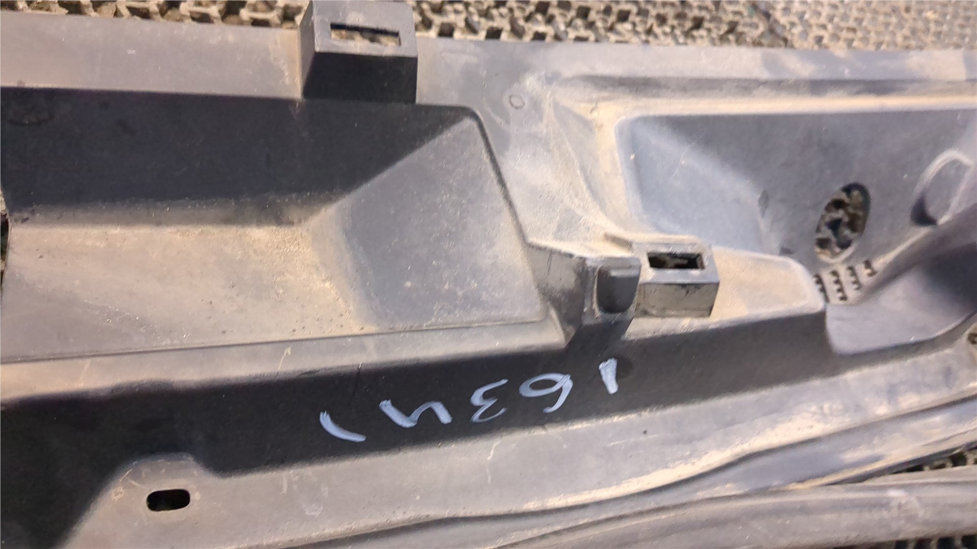 Решетка стеклоочистителей (Жабо)