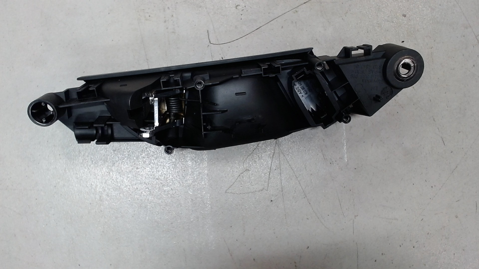 Ручка двери передней внутренняя левая