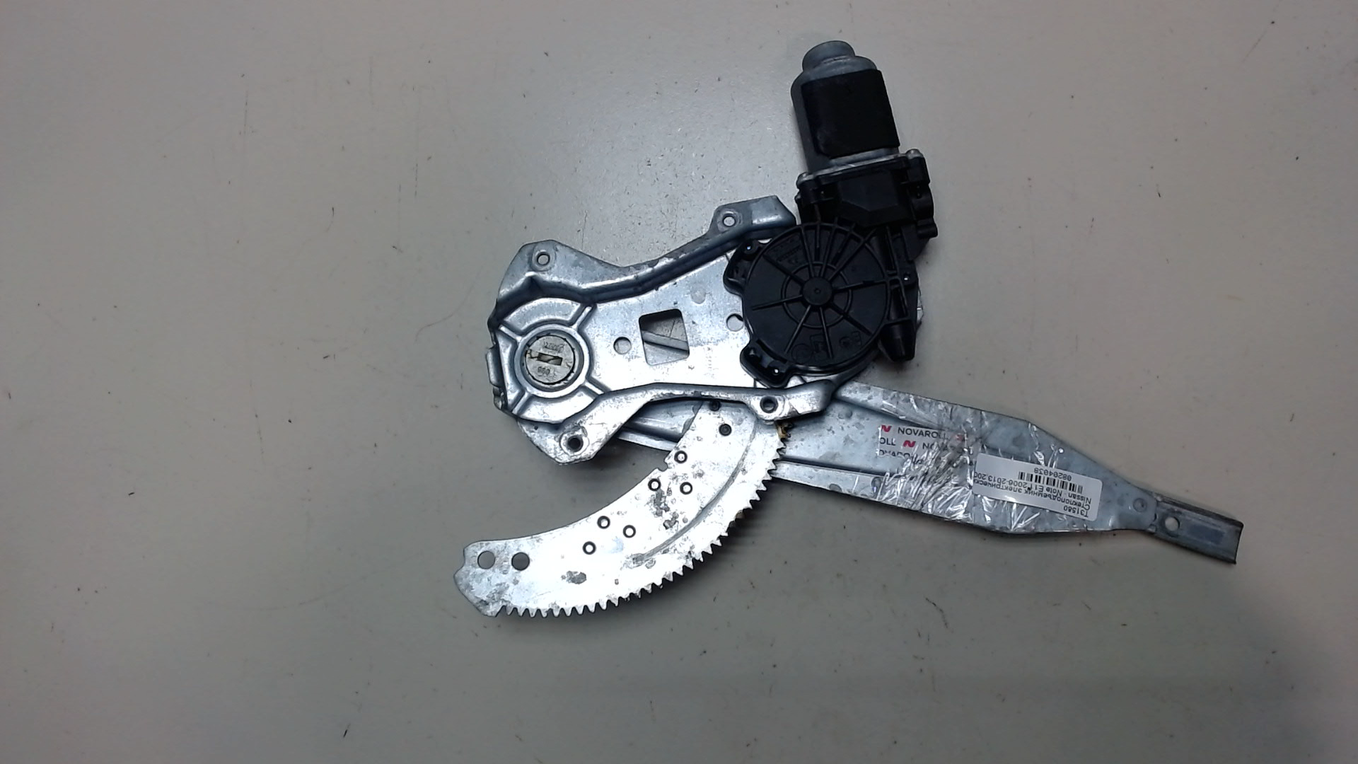 Стеклоподъемник электр. задний правый