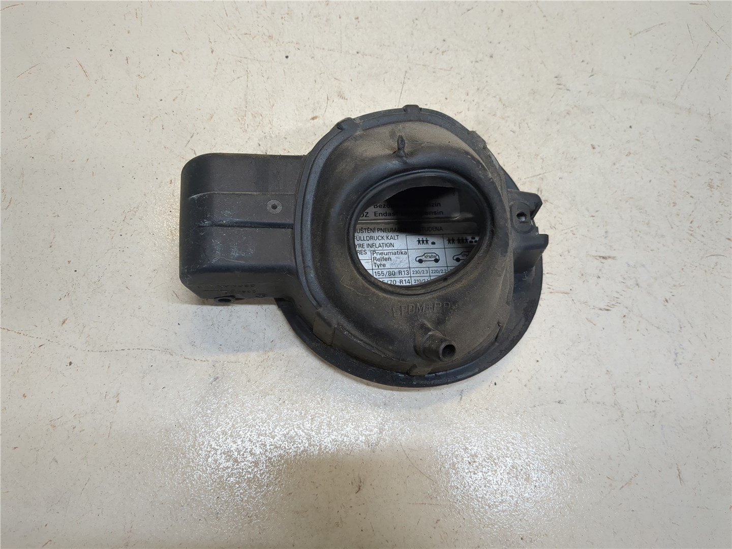 Лючок бензобака