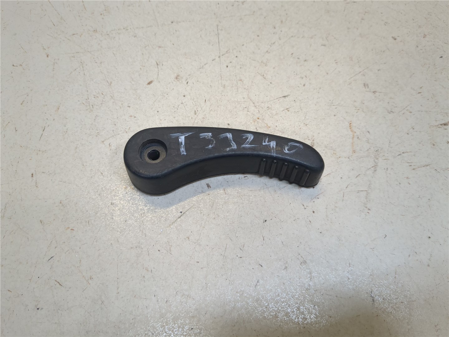 Ручка двери задней внутренняя левая