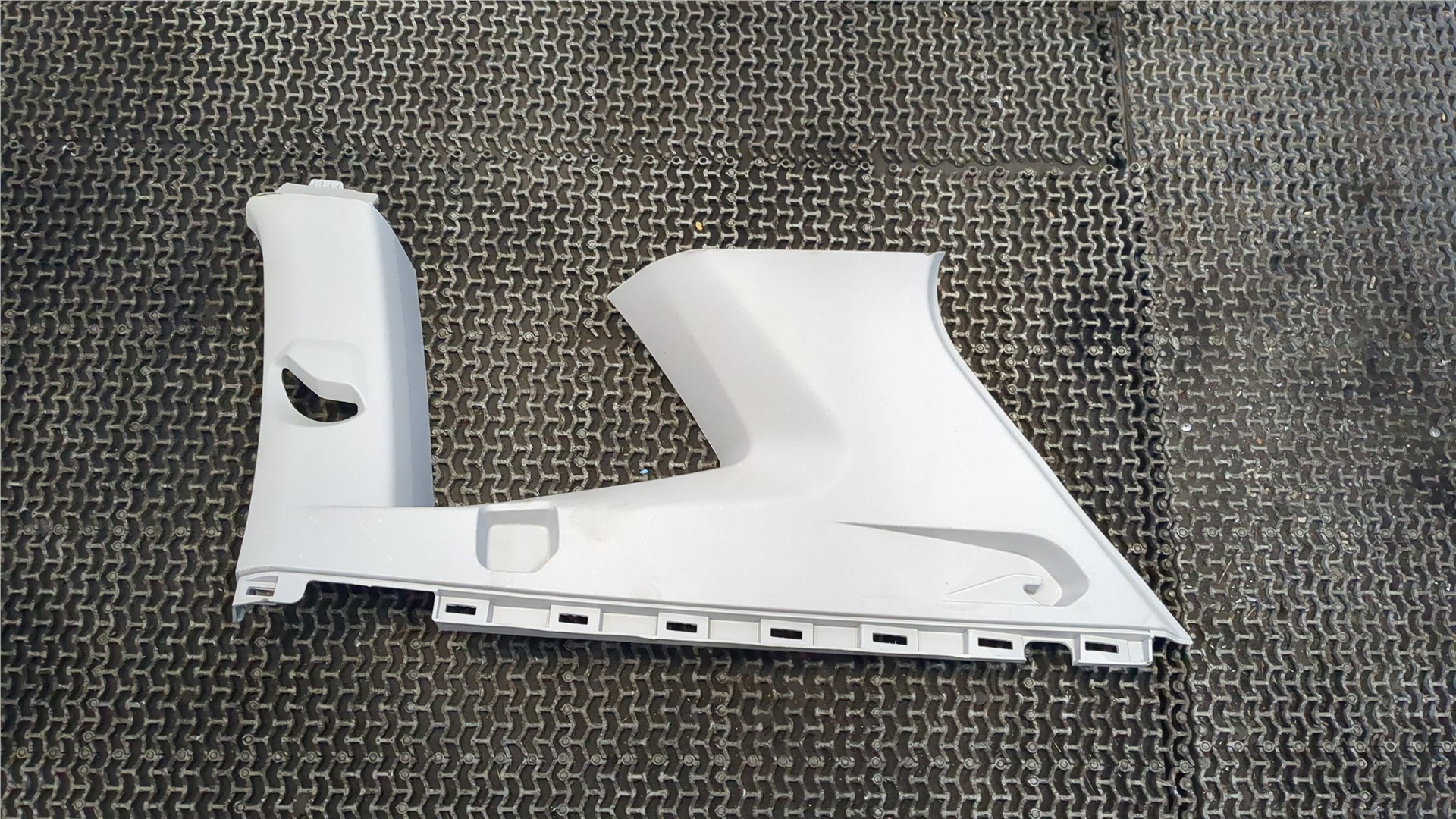 Обшивка стойки