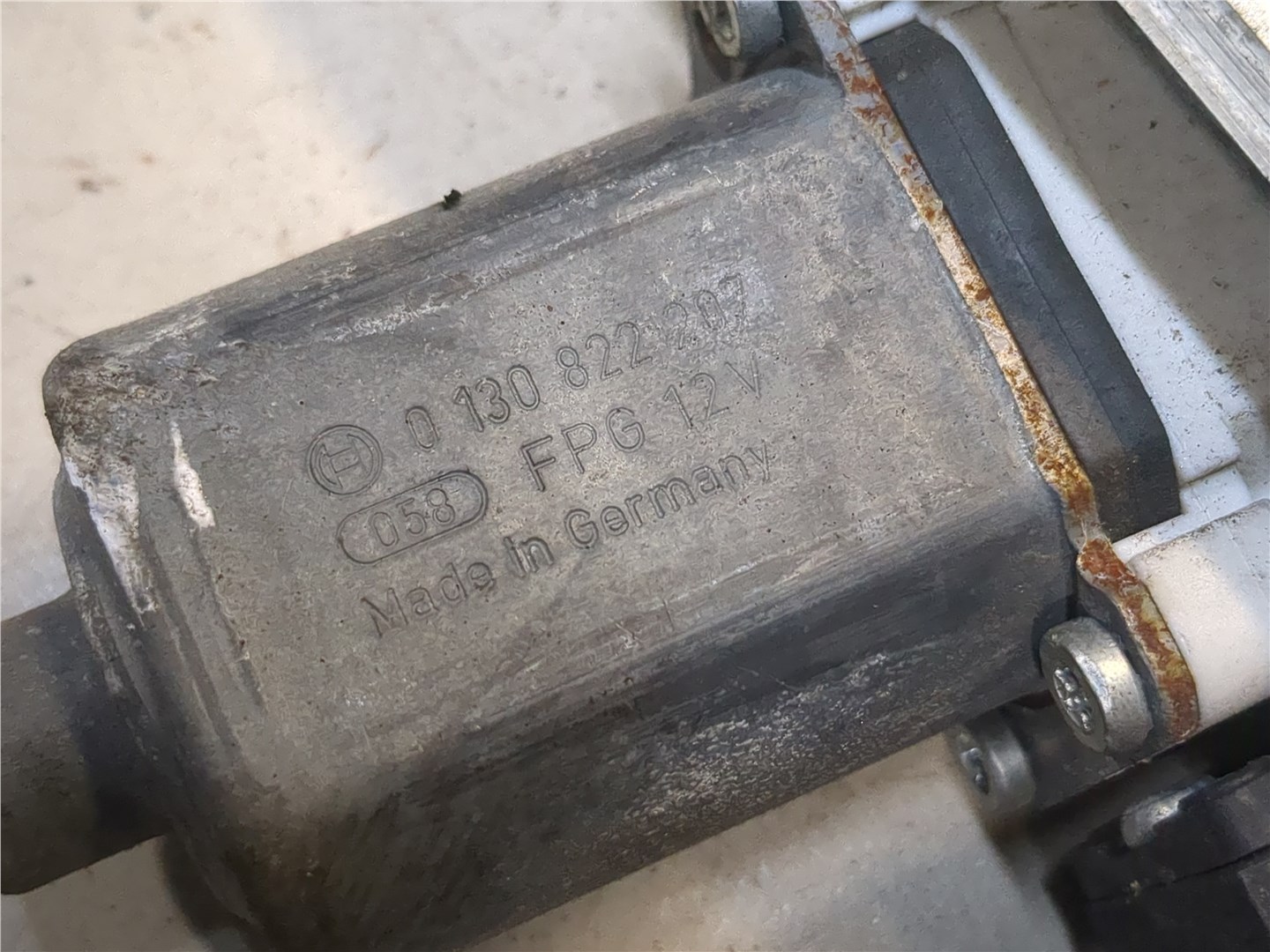 Стеклоподъемник электр. передний правый