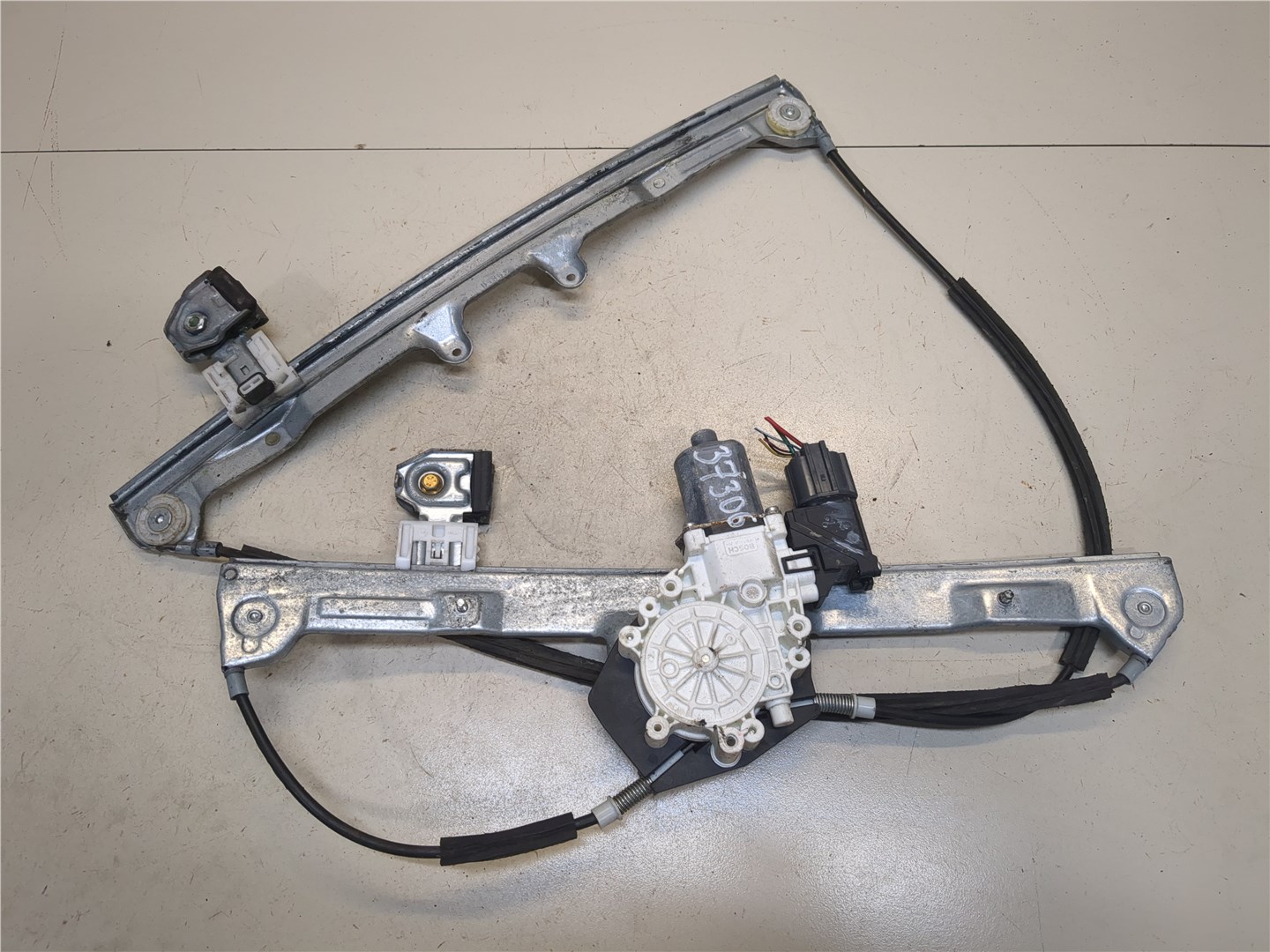 Стеклоподъемник электр. передний правый