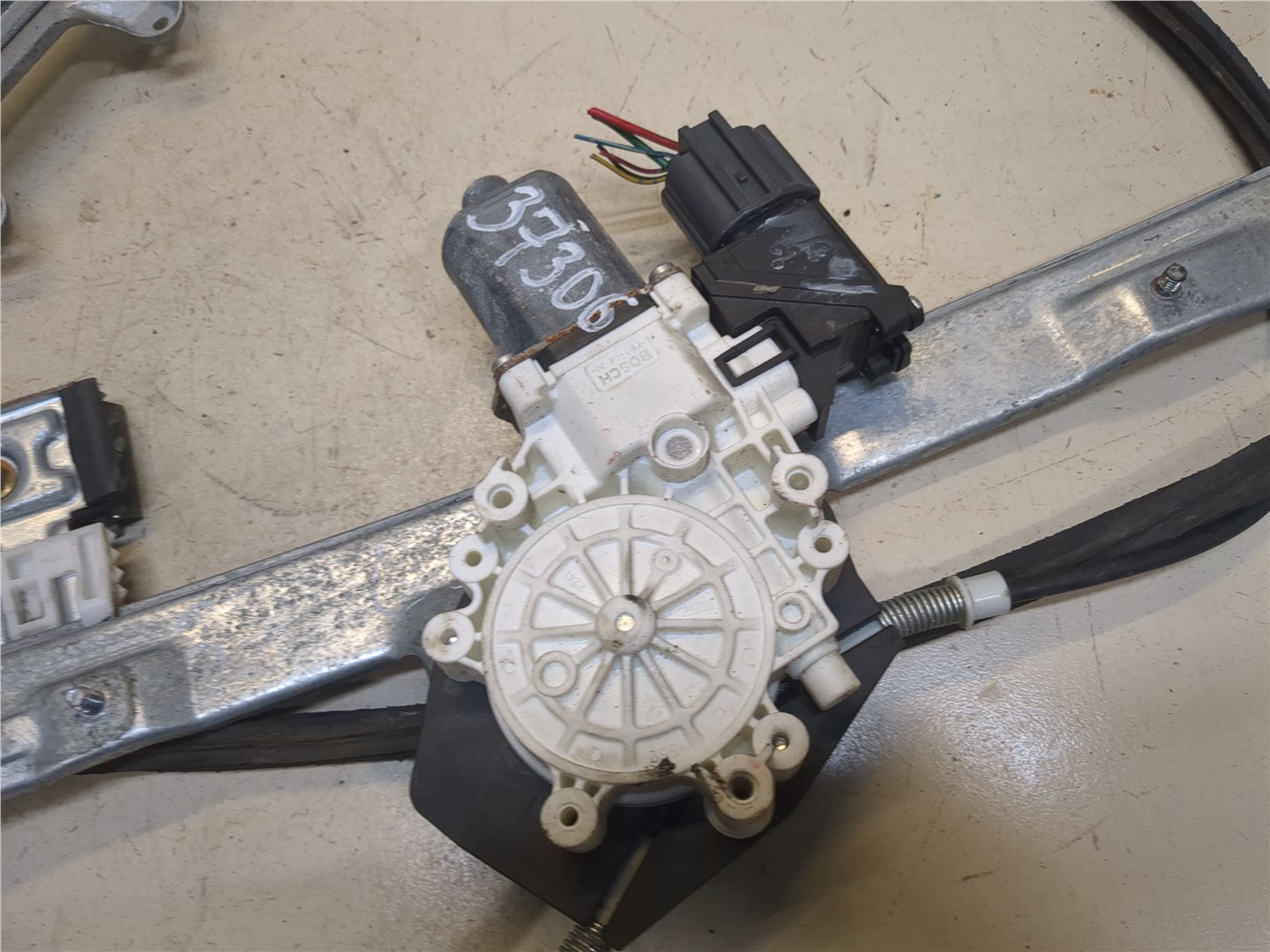 Стеклоподъемник электр. передний правый