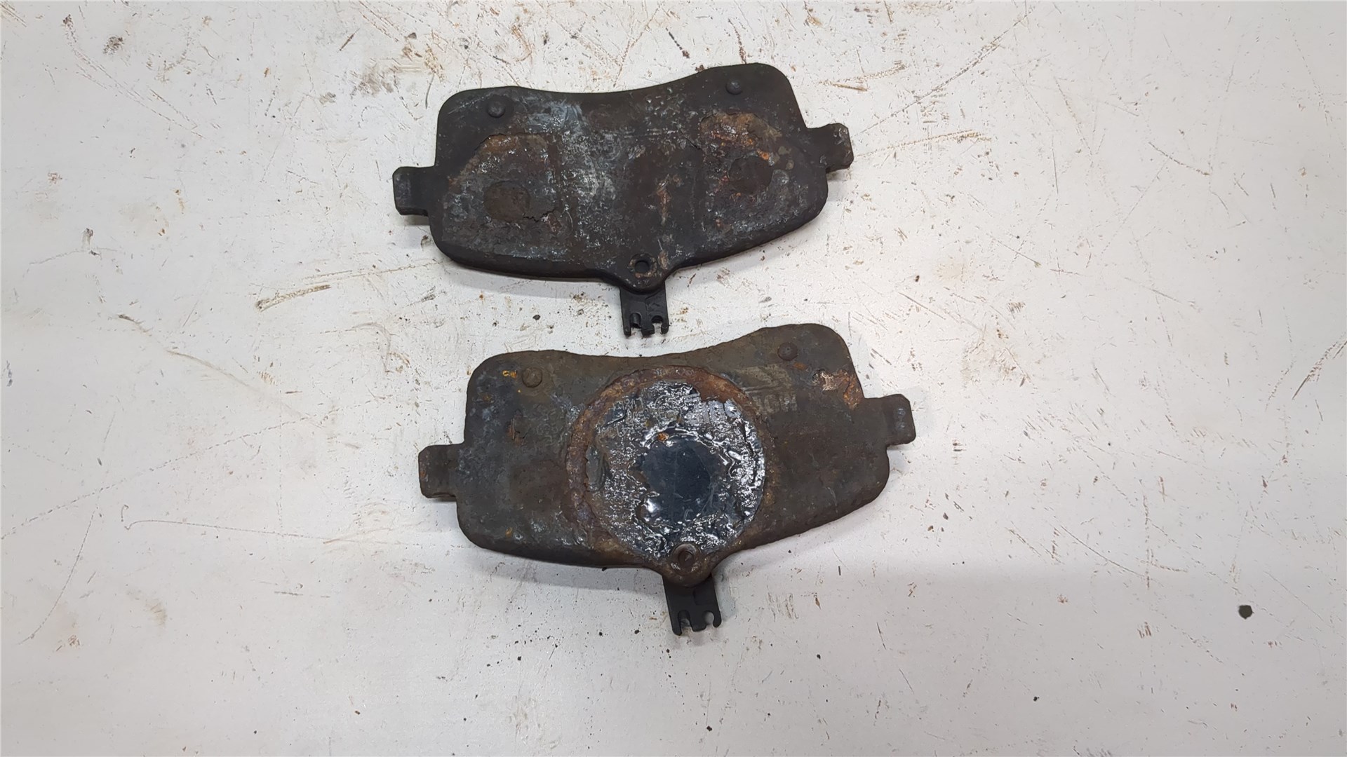 Колодки тормозные передние к-т