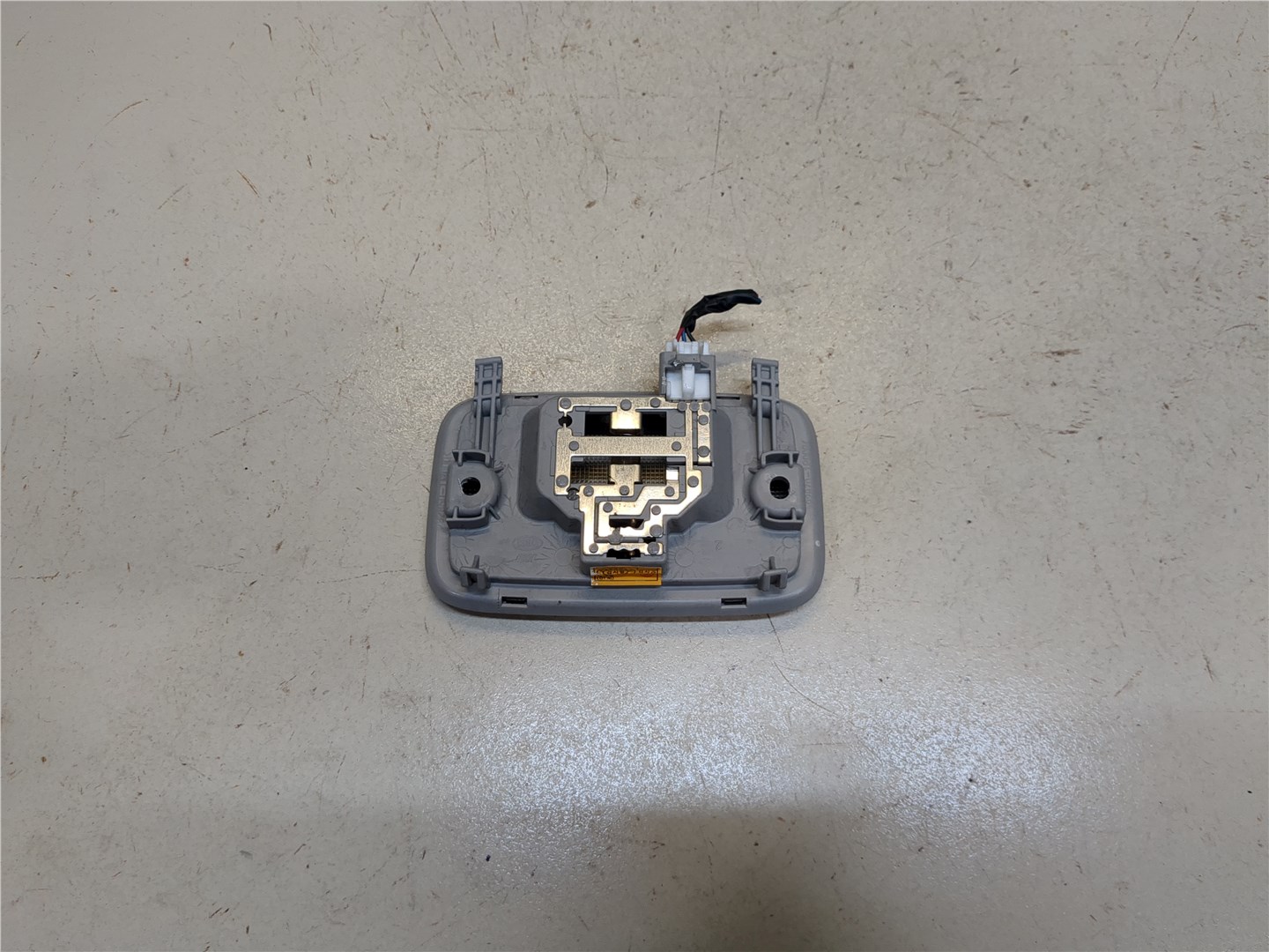 Плафон салонный