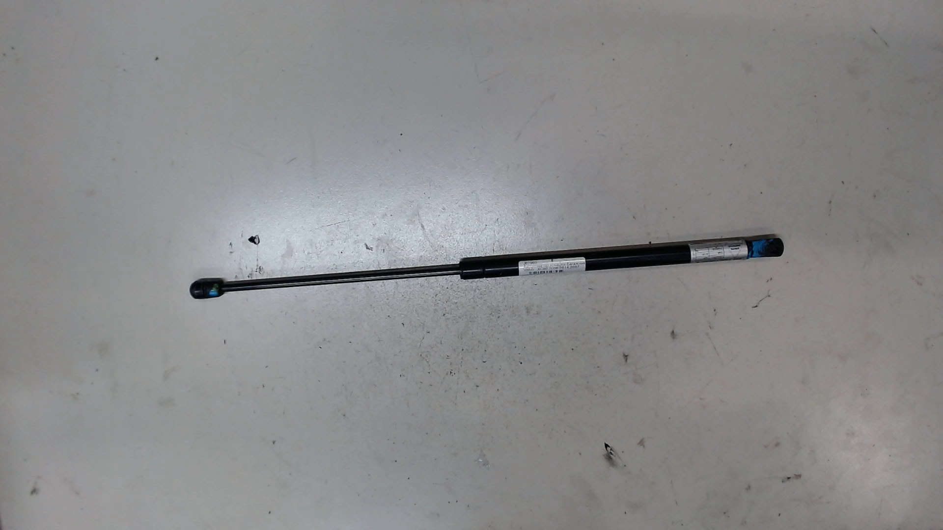 Амортизатор капота