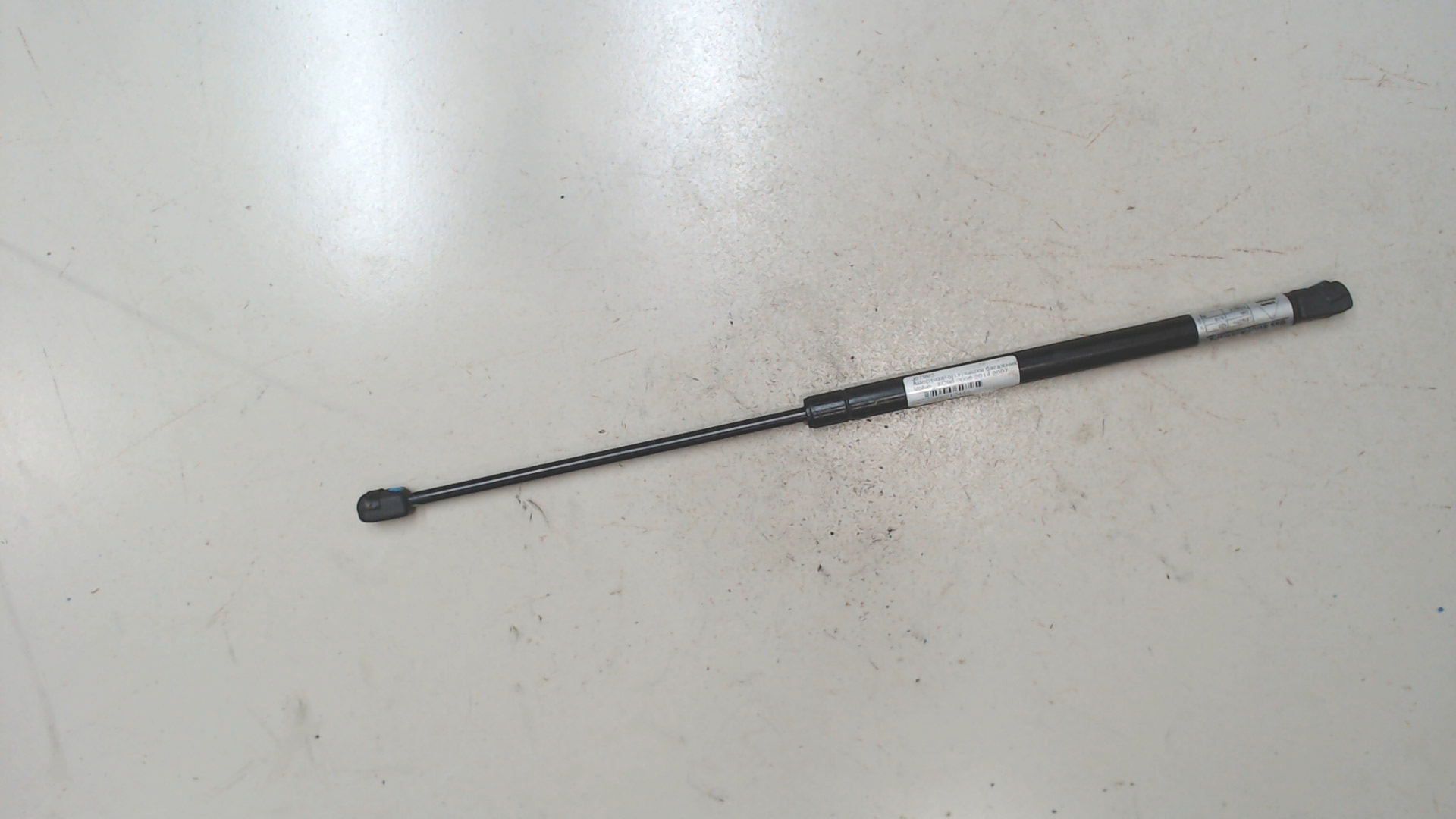 Амортизатор капота