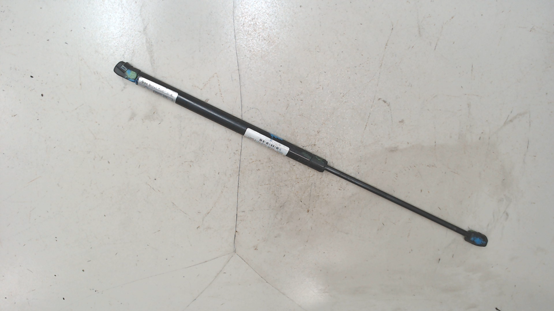 Амортизатор капота