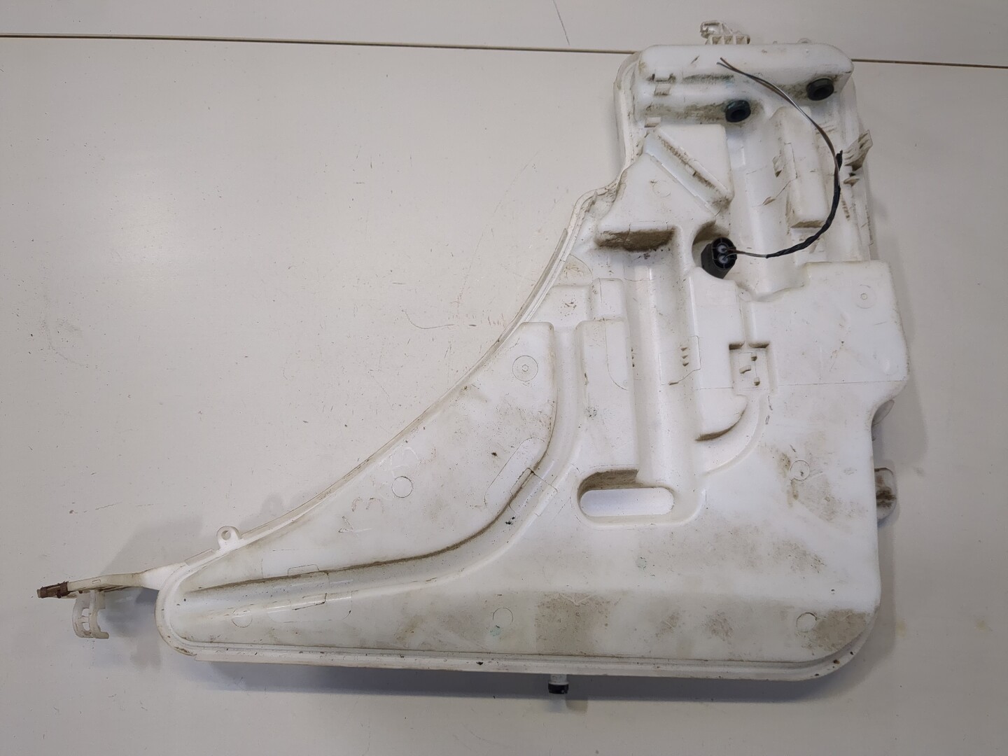 Бачок омывателя лобового стекла