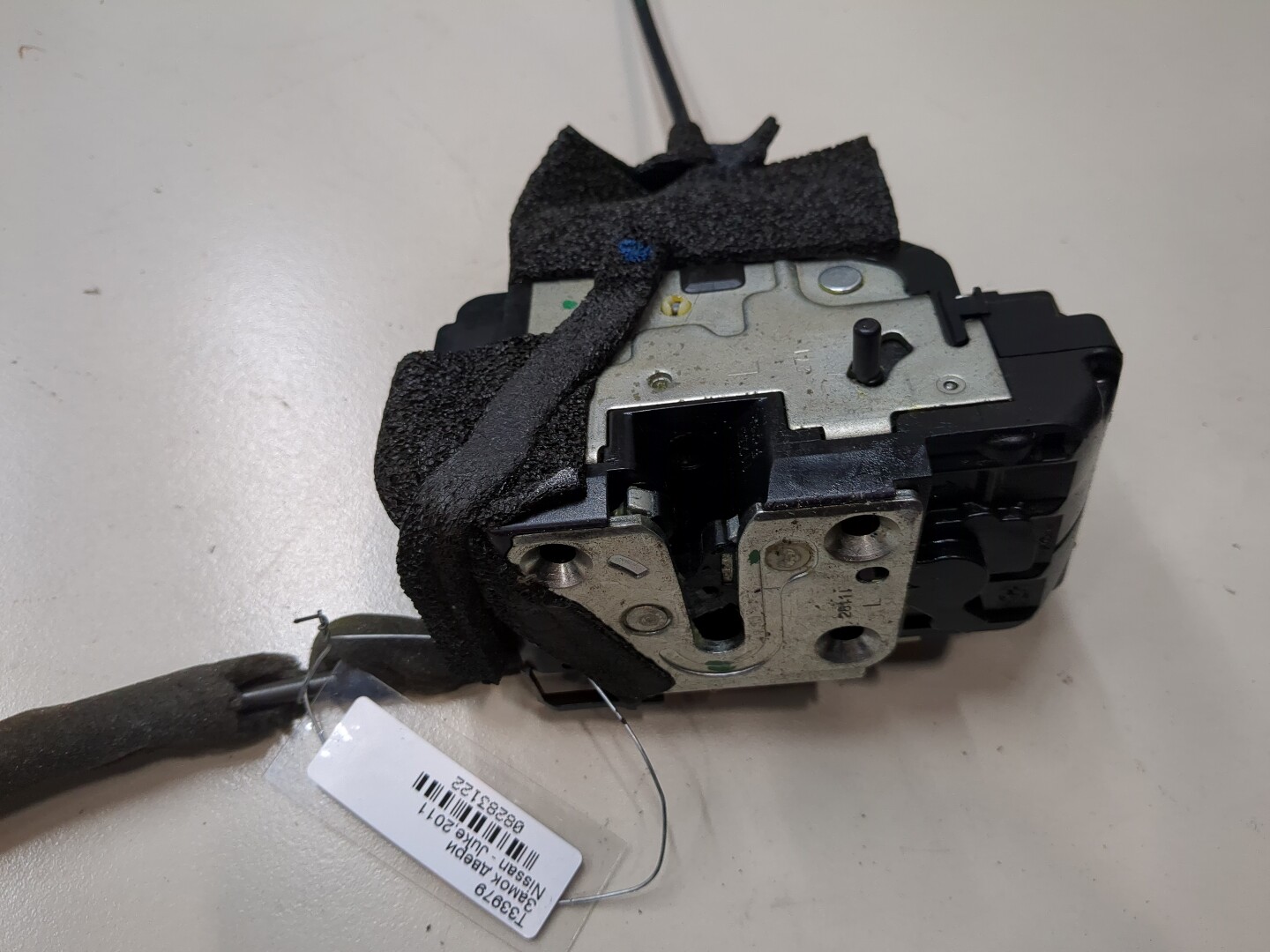 Замок двери задней левой