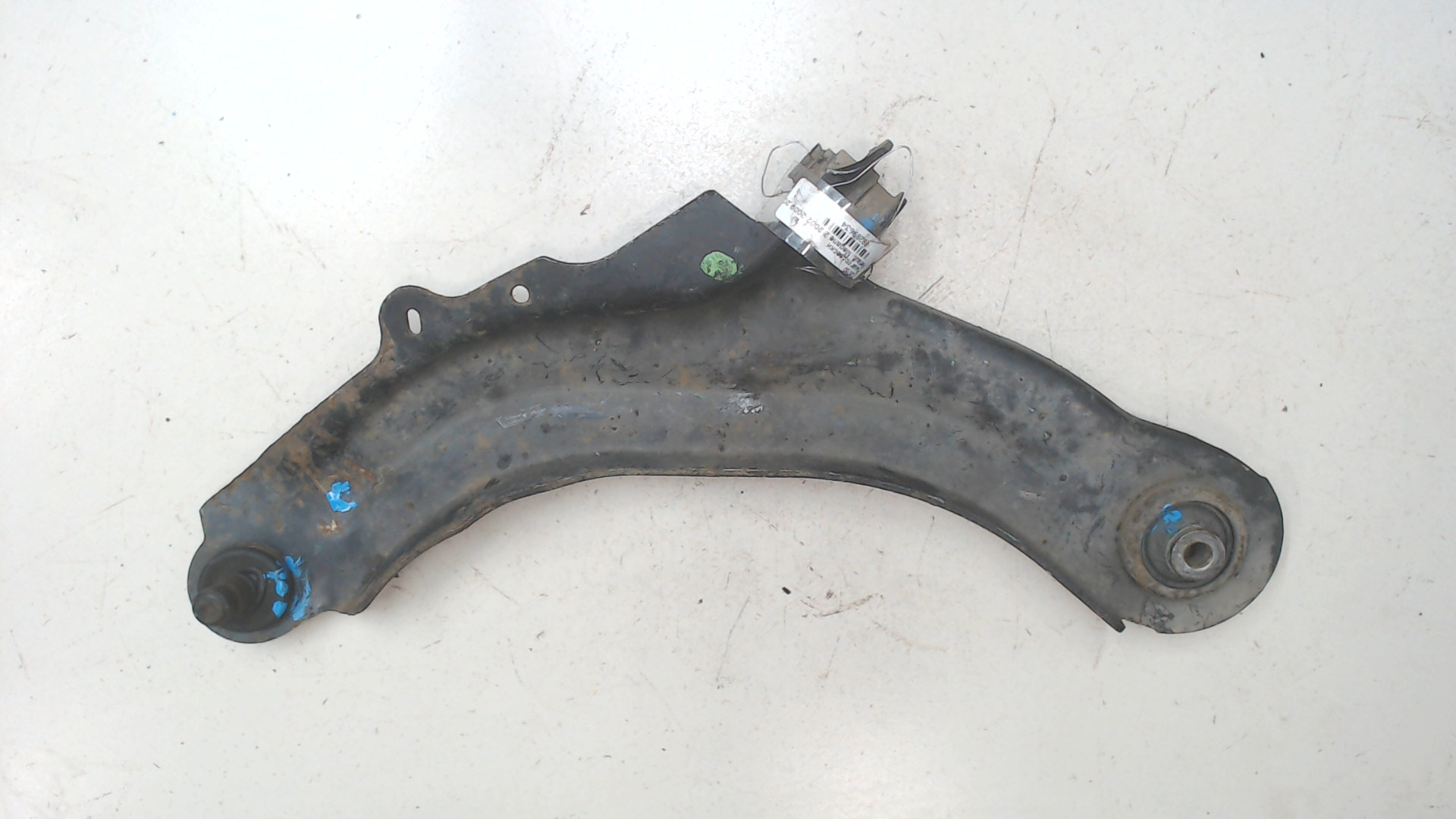 Рычаг передний