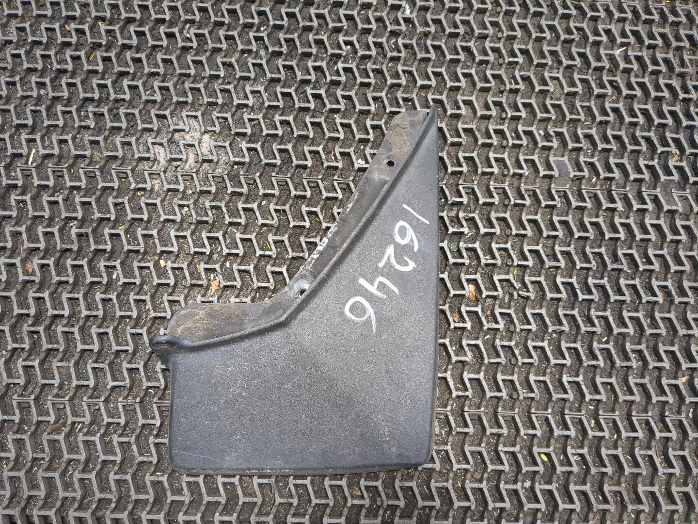 Брызговик задний правый для SRX 2009-2016