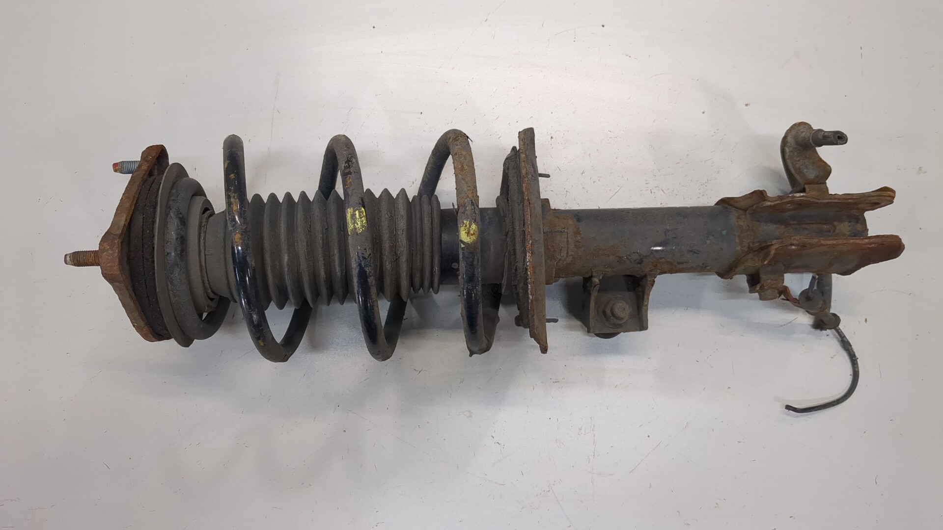 Амортизатор передний правый