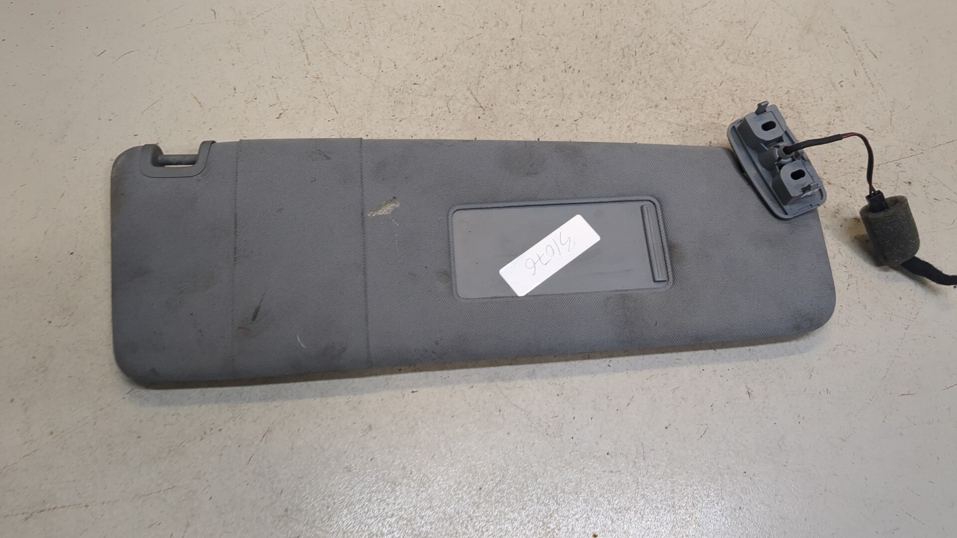 Козырек солнцезащитный