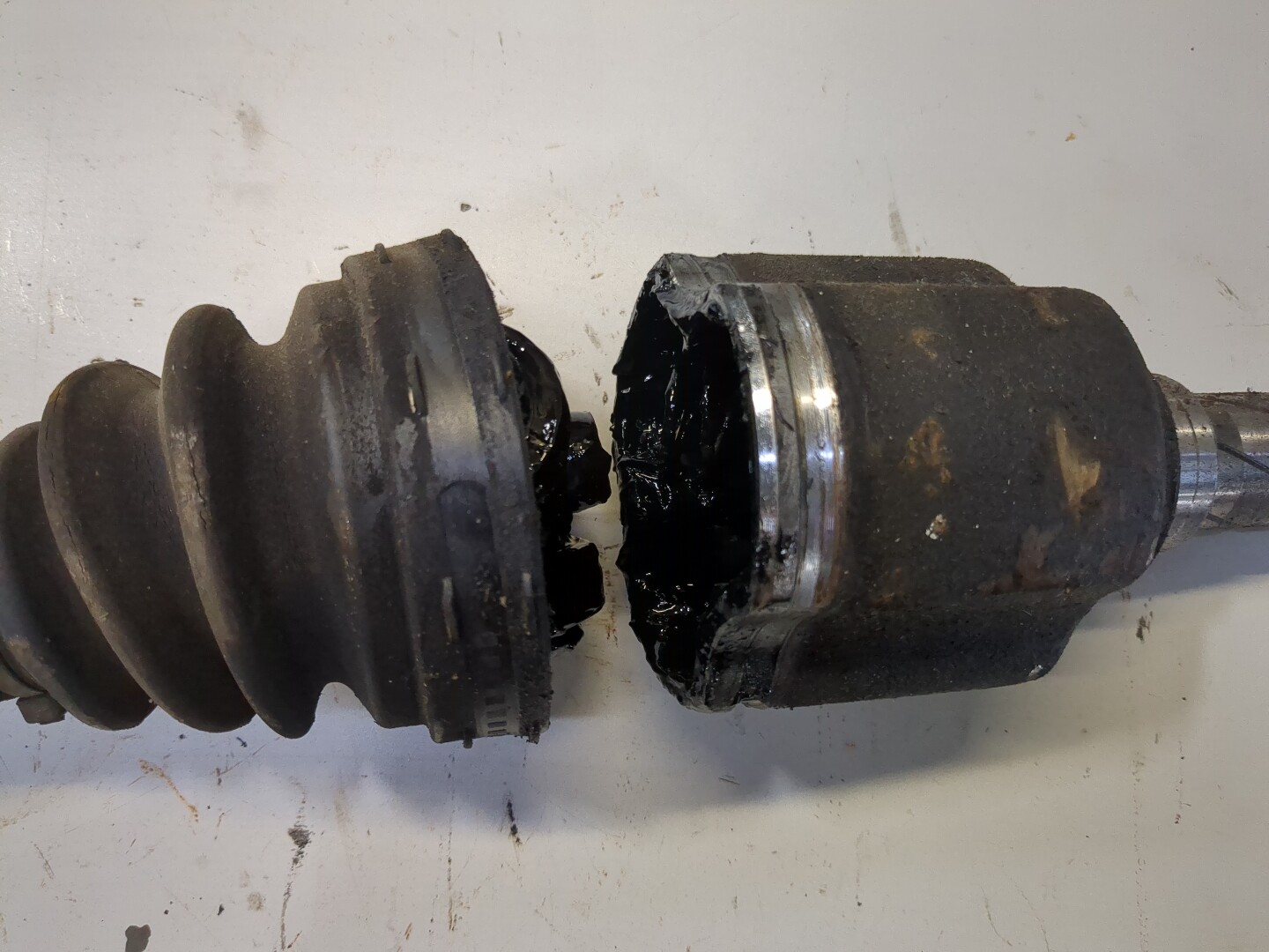 Полуось передняя левая