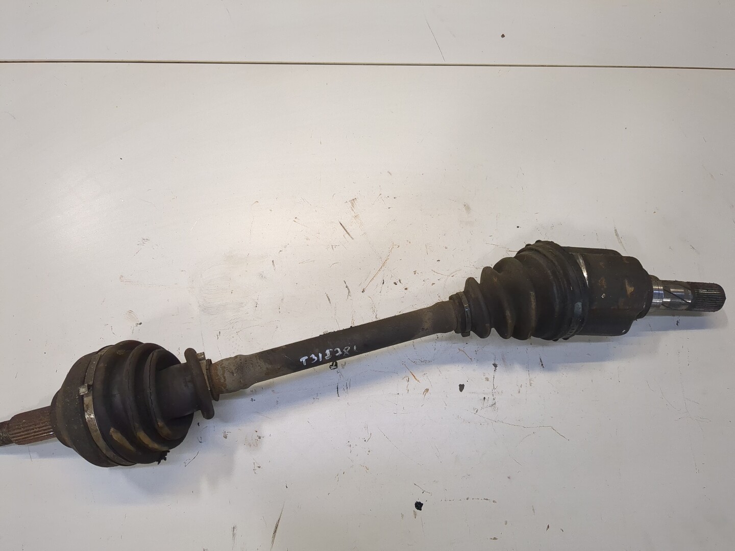 Полуось передняя левая