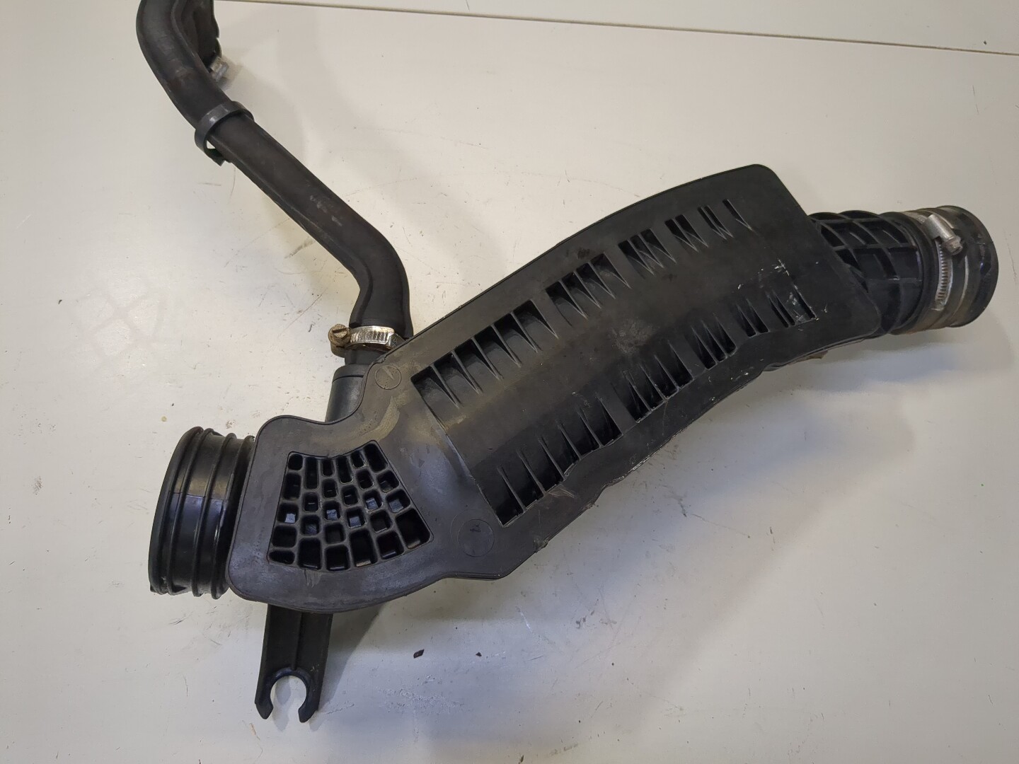 Патрубок воздушного фильтра