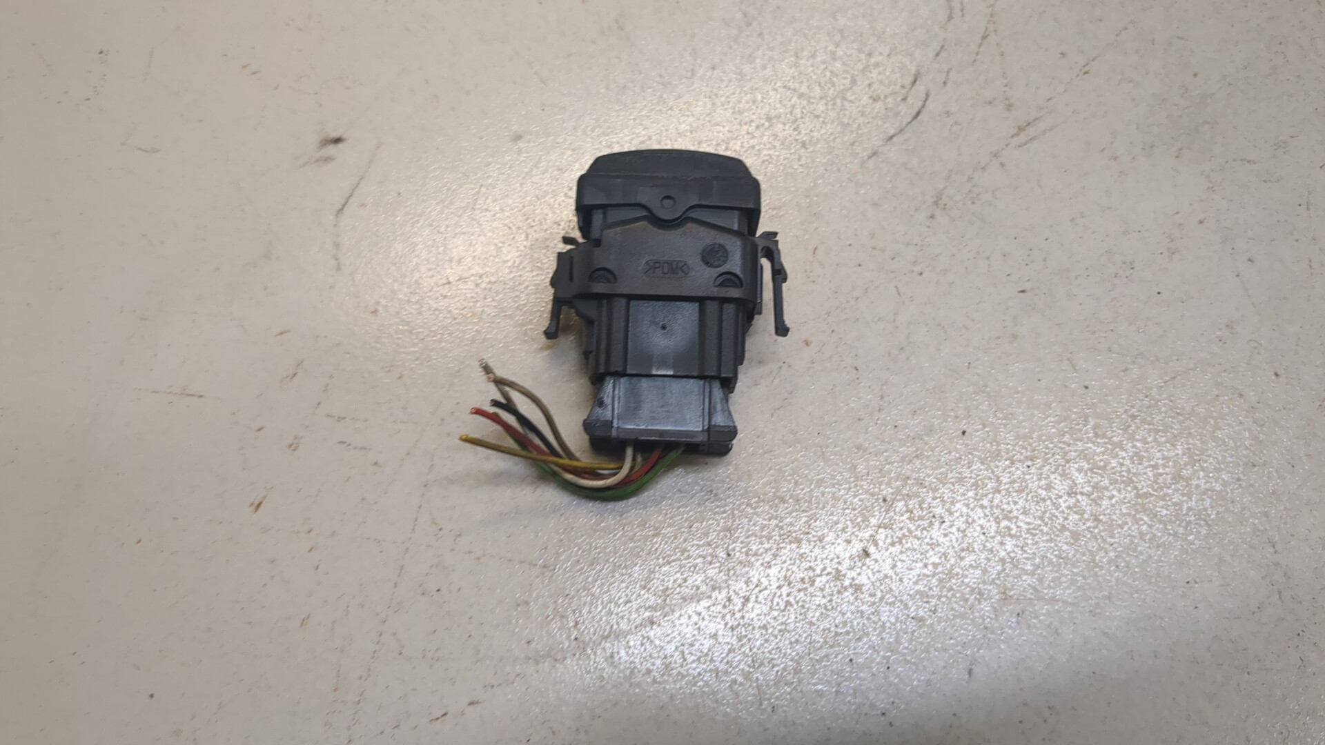 Кнопка открывания двери