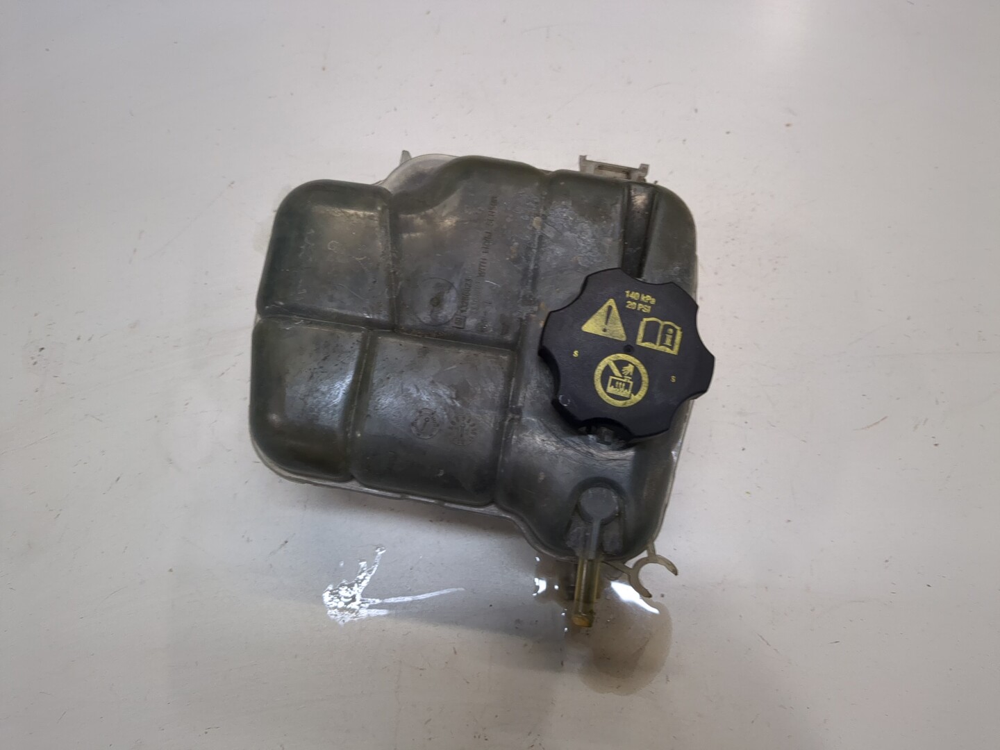 Бачок расширительный